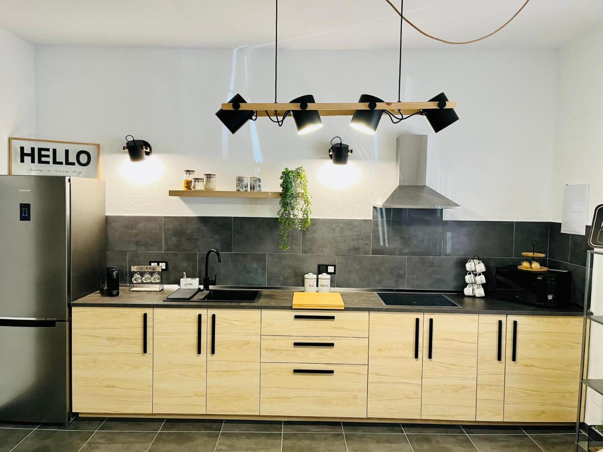 El Pisito Forest,A 300 Metros Iglesia De La Encarnacion Apartment Marbella Luaran gambar