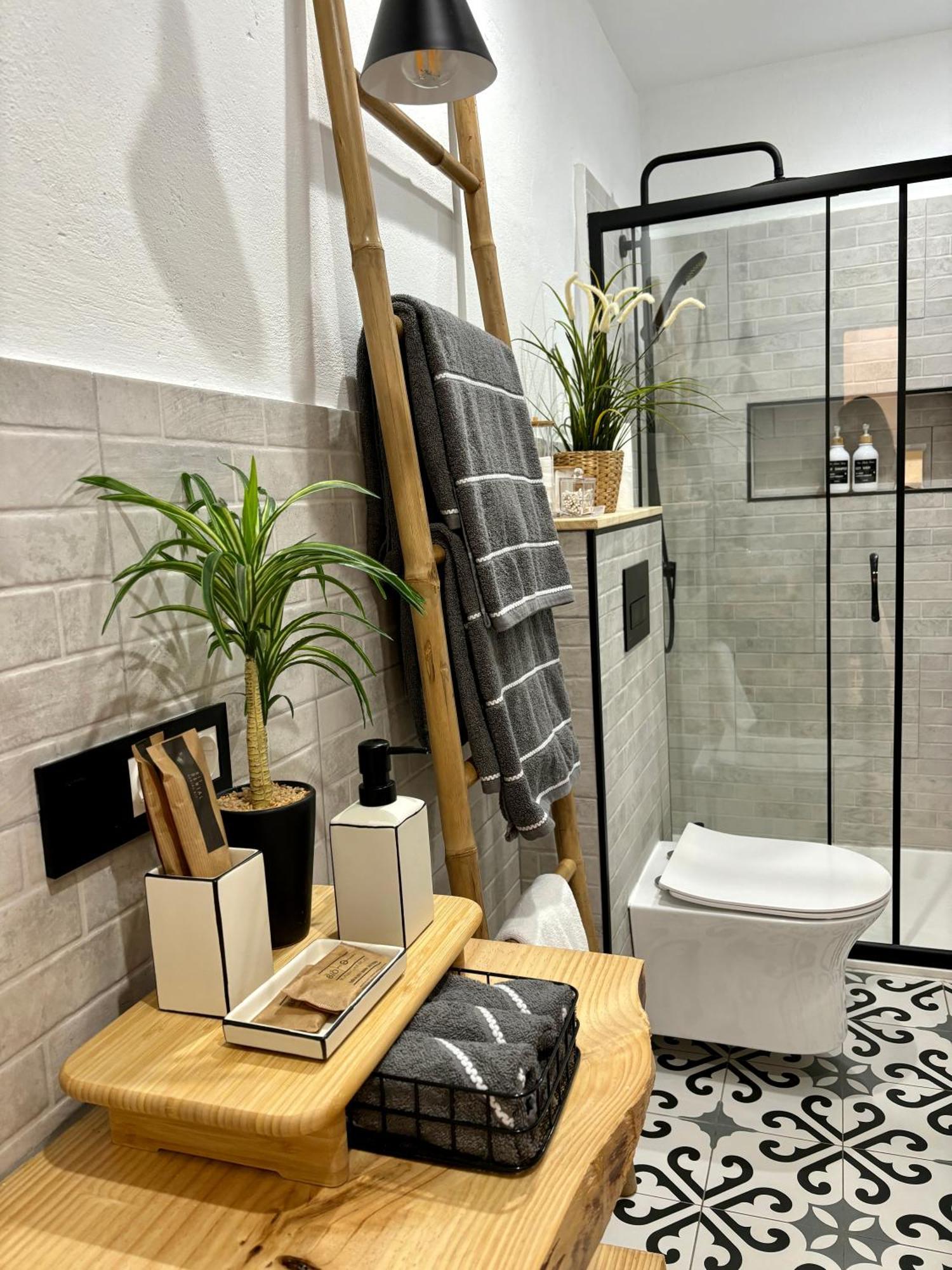 El Pisito Forest,A 300 Metros Iglesia De La Encarnacion Apartment Marbella Luaran gambar
