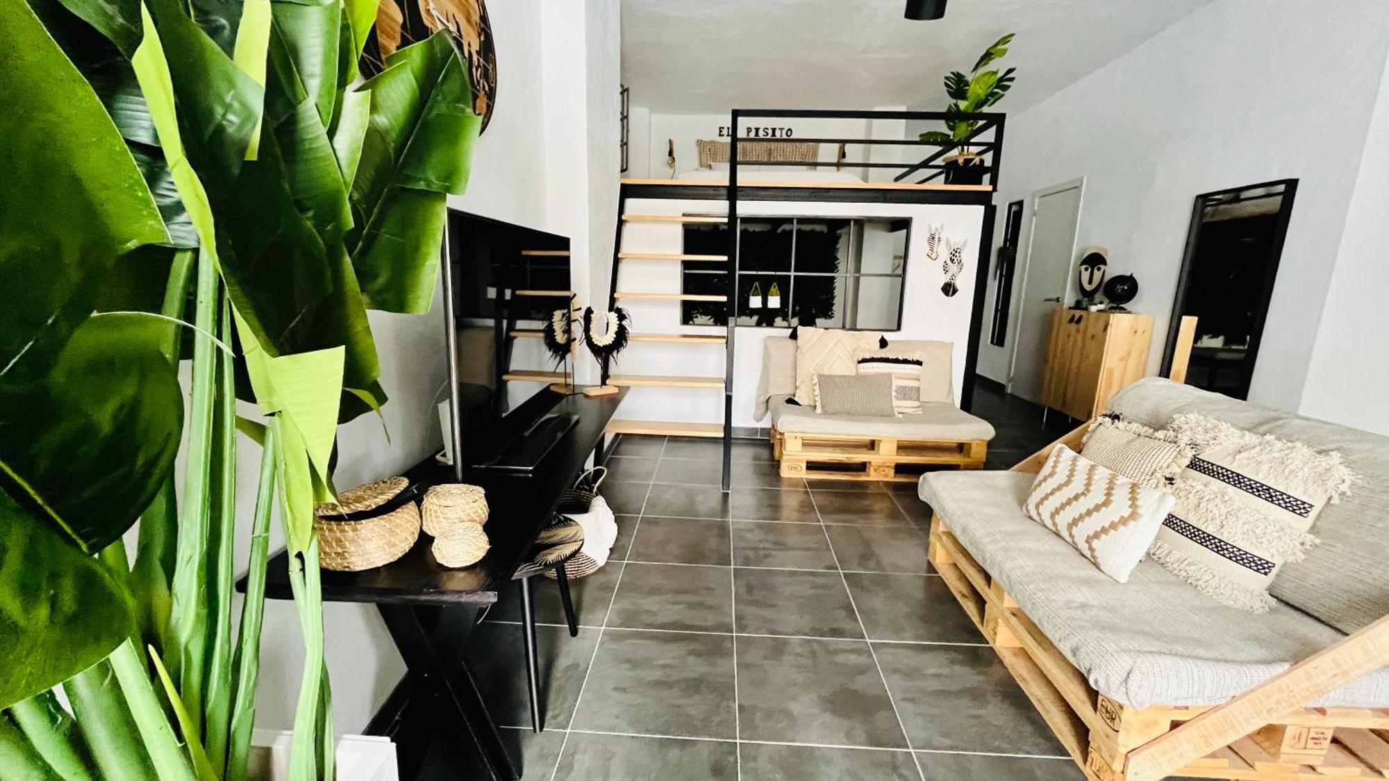 El Pisito Forest,A 300 Metros Iglesia De La Encarnacion Apartment Marbella Luaran gambar